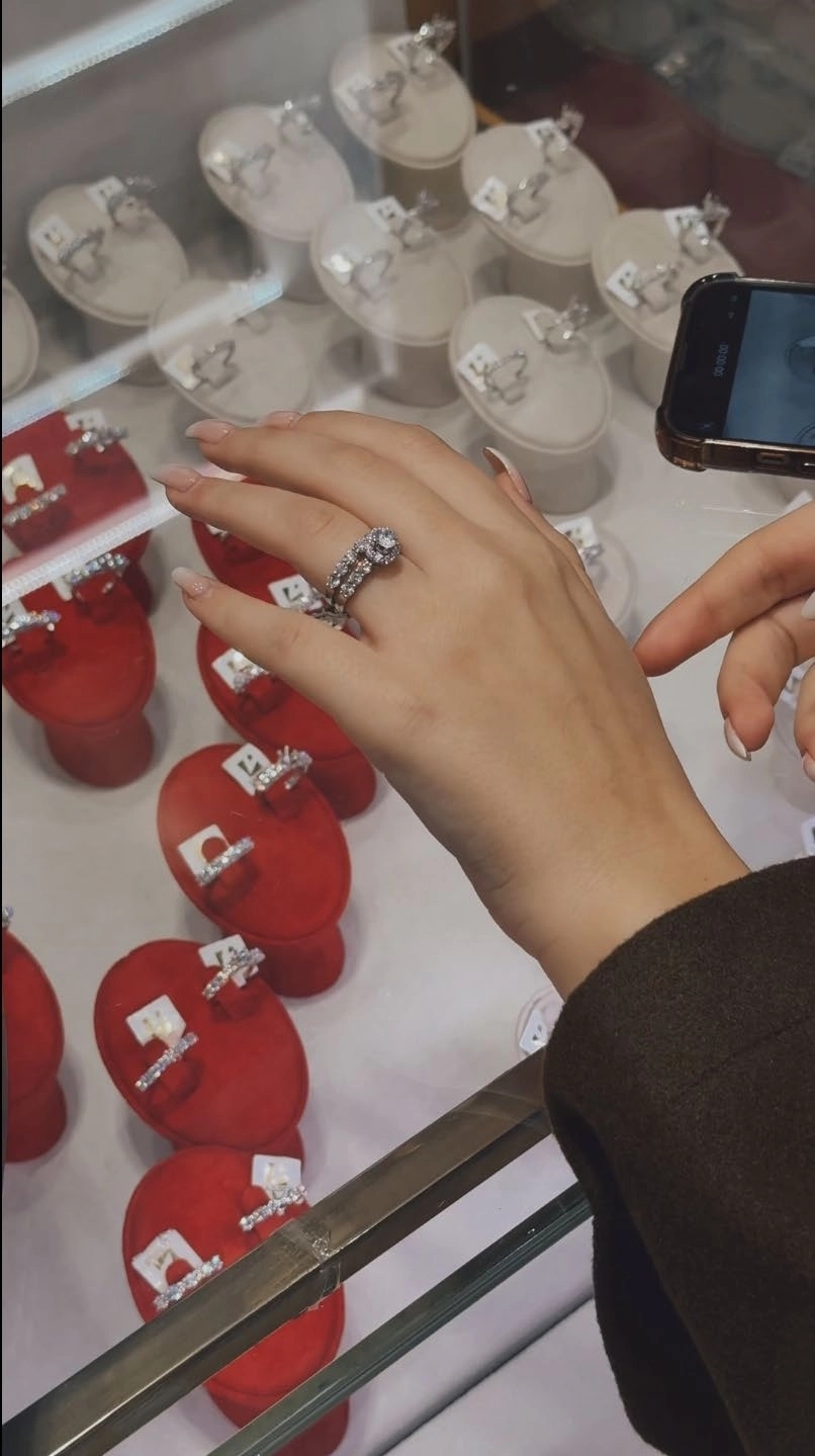 Lazurde Valentine's Activation - gallery - page-069-image-06.jpg