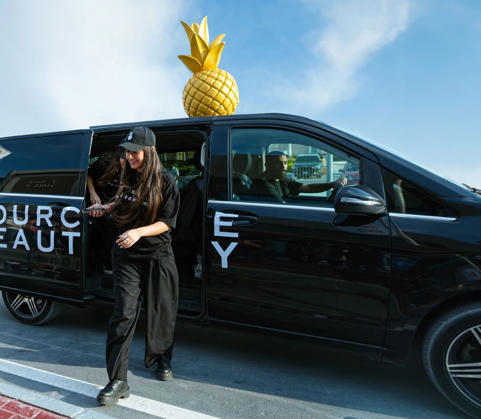 Source Beauty - Branded Squad Bus Activation - gallery - page-034-image-01.jpg