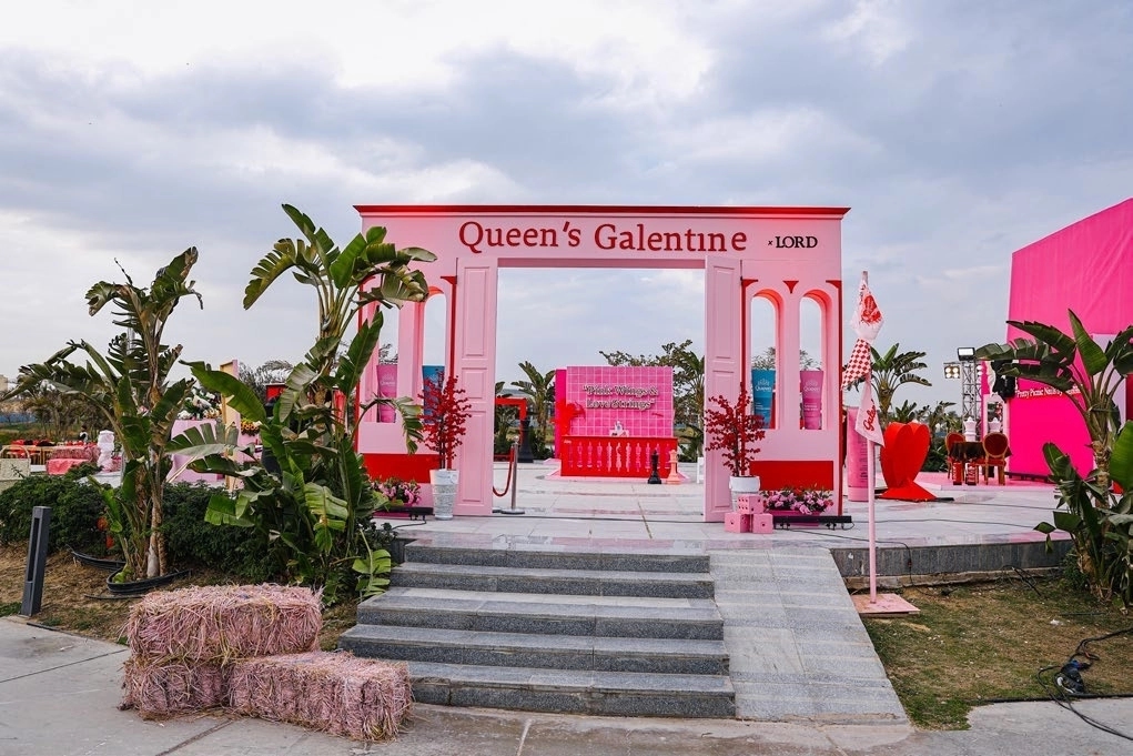 Queen by Lord - Galentine - gallery - page-065-image-08.jpg